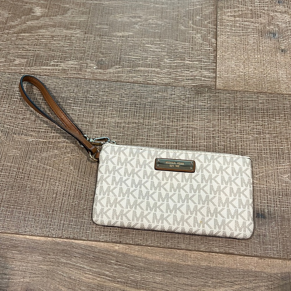 Michael Kors Wristlet Wallet
